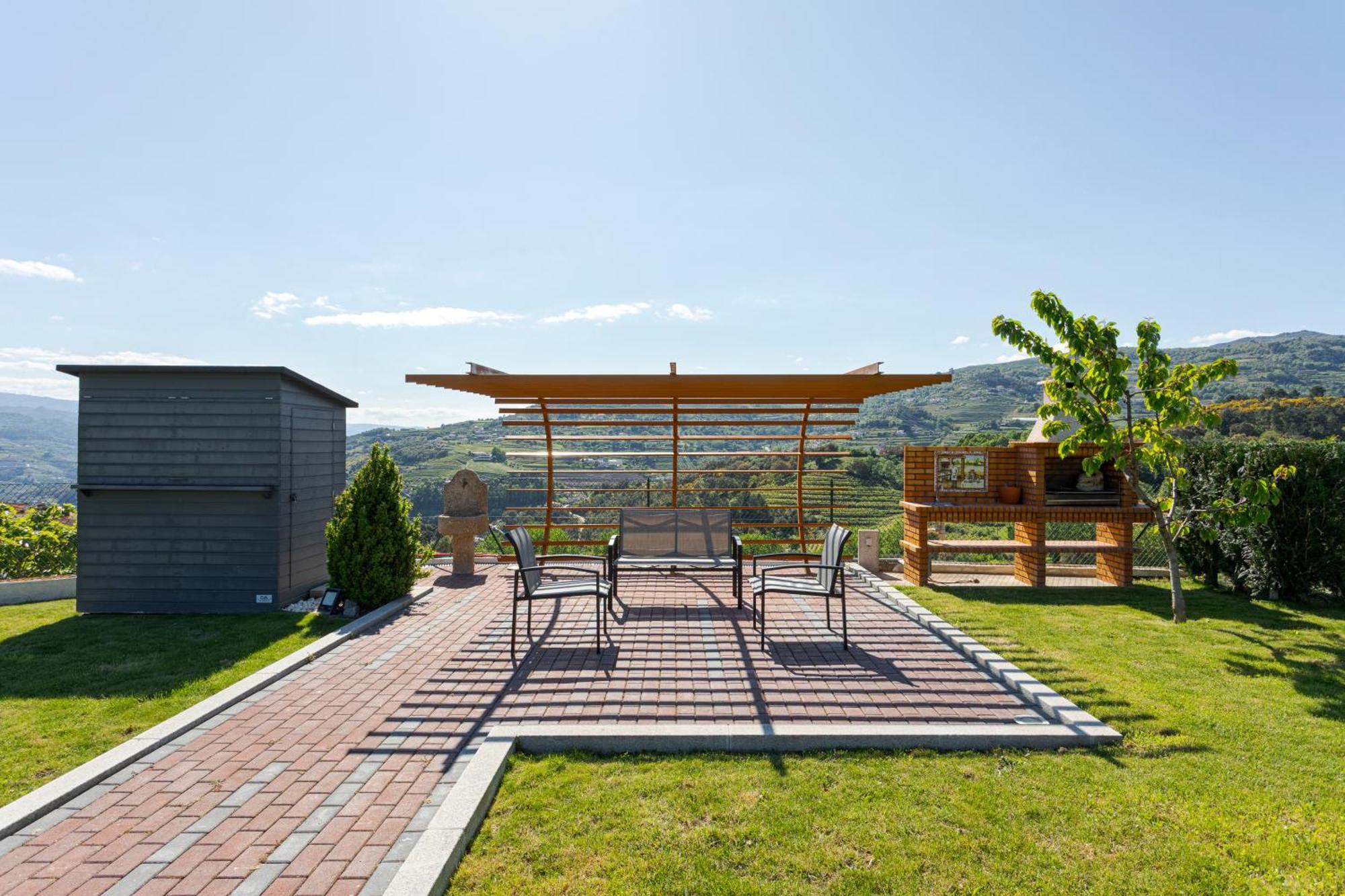 Spacious Pool & Douro View By Host Wise Couette-café Santa Marinha do Zêzere