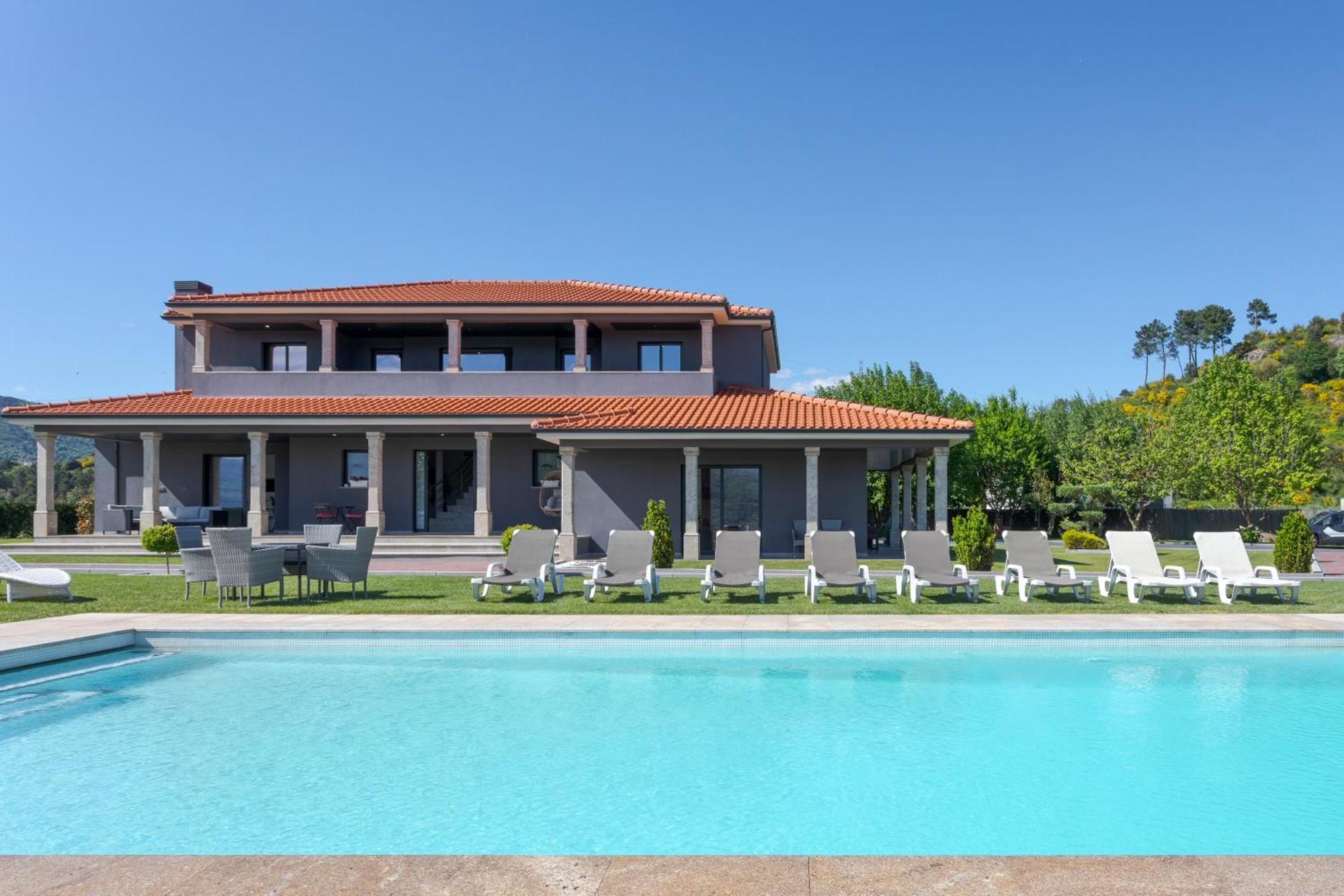 Spacious Pool & Douro View By Host Wise * Santa Marinha do Zêzere
