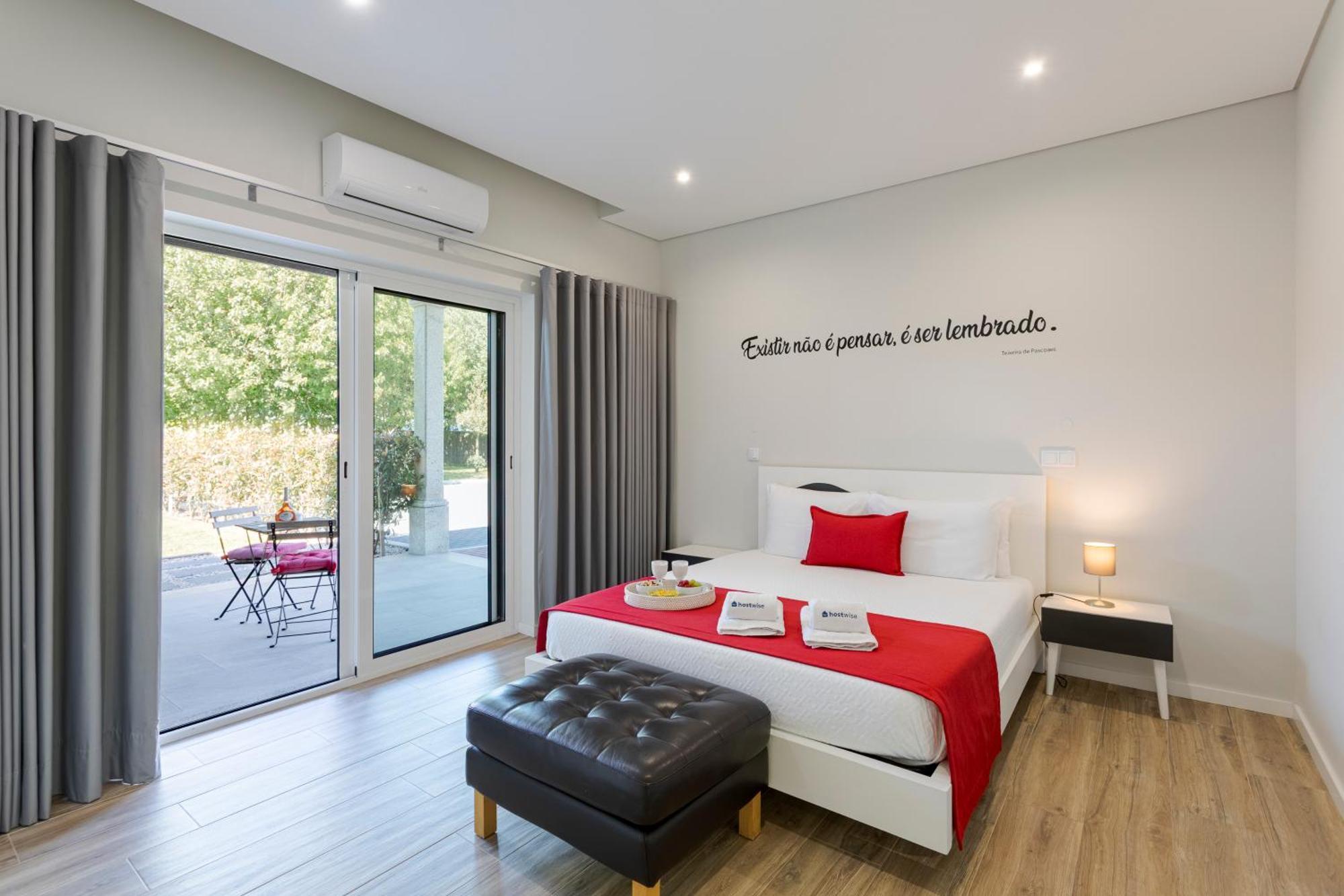 Couette-café Spacious Pool & Douro View By Host Wise Santa Marinha do Zêzere