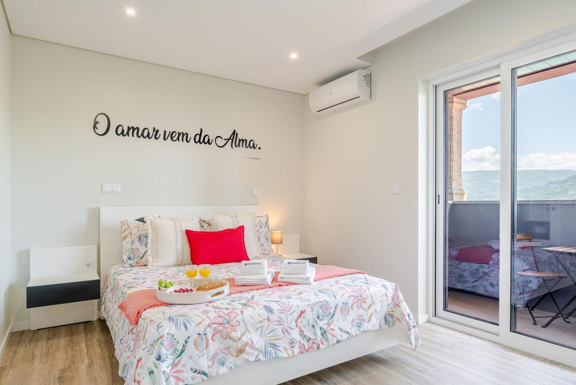 Spacious Pool & Douro View By Host Wise Bed and breakfast Santa Marinha do Zêzere