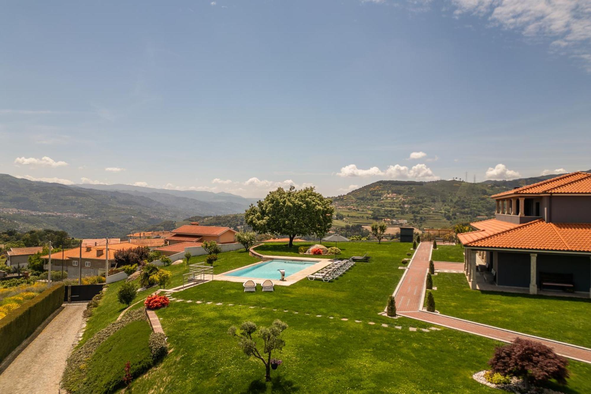 Spacious Pool & Douro View By Host Wise * Santa Marinha do Zêzere